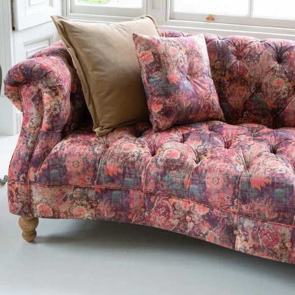 Serpentine Buttoned Chesterfield Sofa - Choice Of Sizes