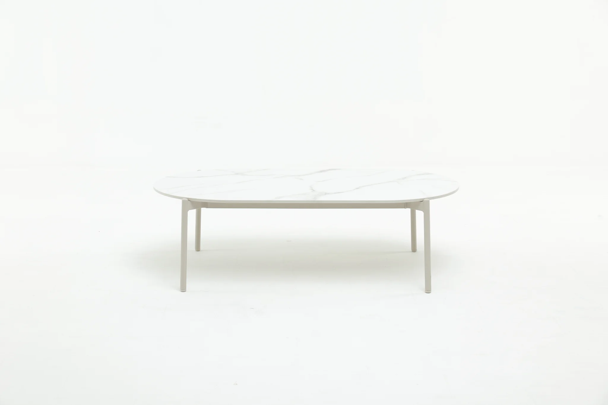 NAVUA Oval Outdoor Coffee Table