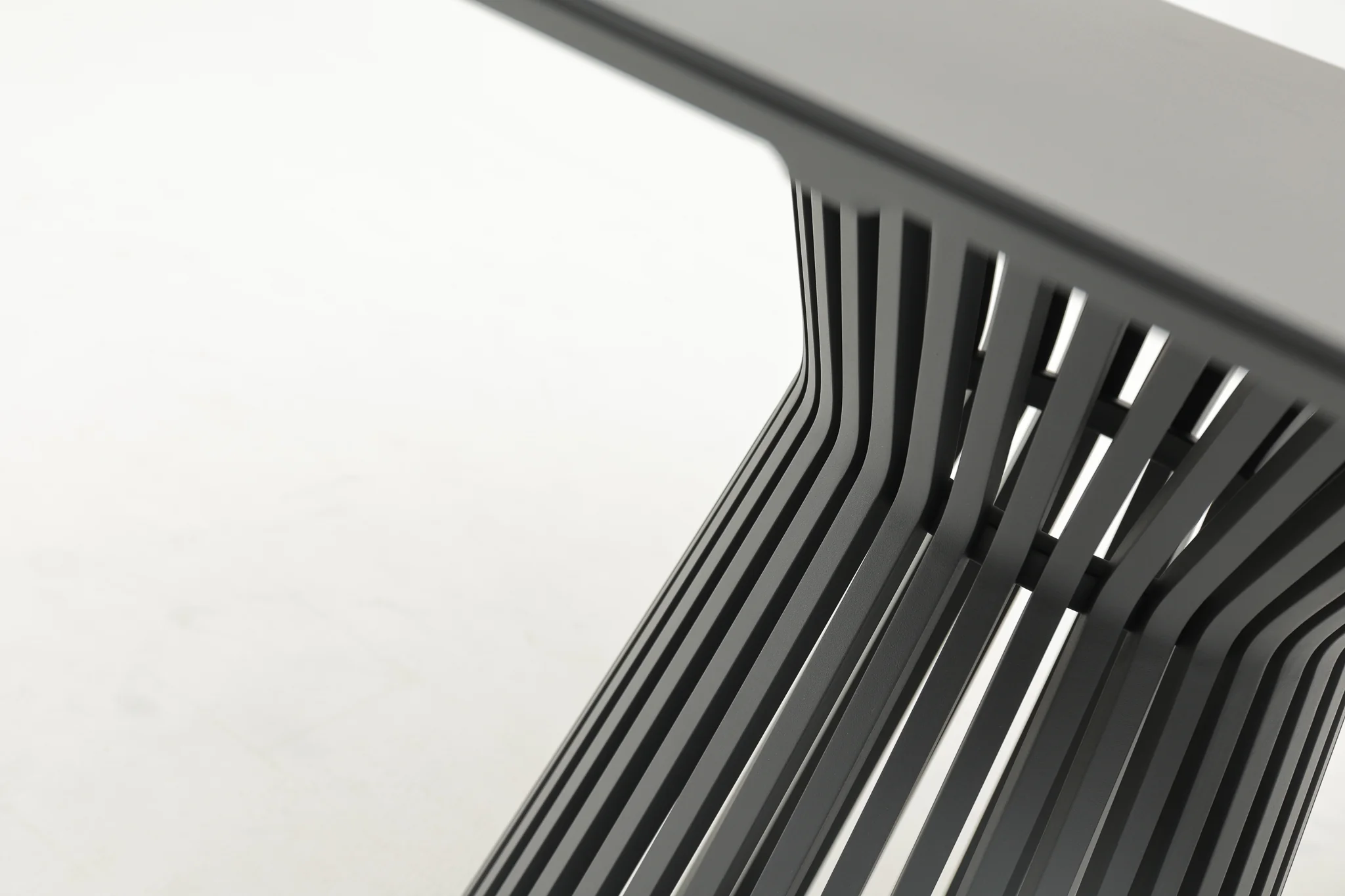 CHANCELLOR Outdoor Side Table