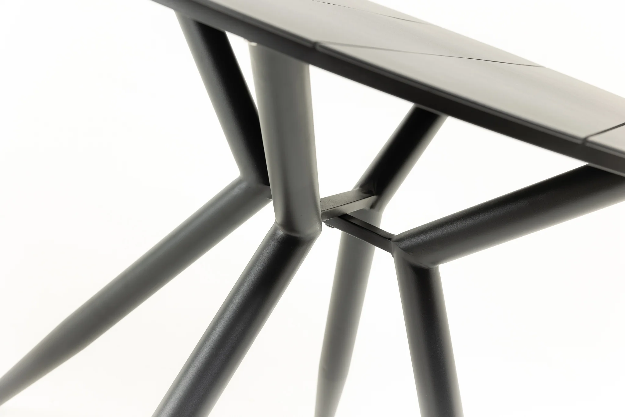FLYNN-LEODOS Outdoor Bistro Dining Set