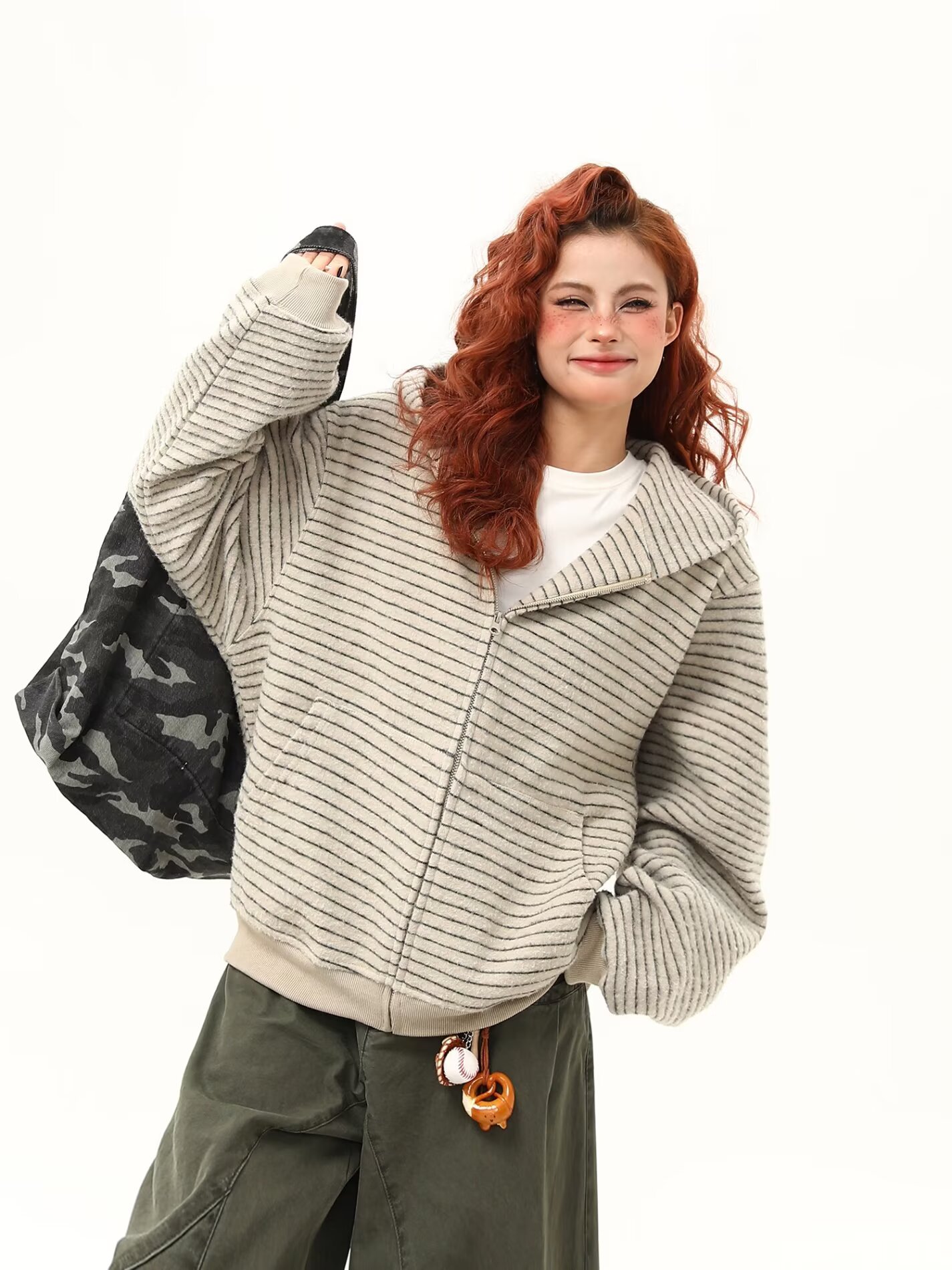 Women's Autumn/Winter Hooded Sweatshirt, 2026 New Korean Style, Loose Fit, Thin, Short, Petite, Striped Cardigan/Outerwear