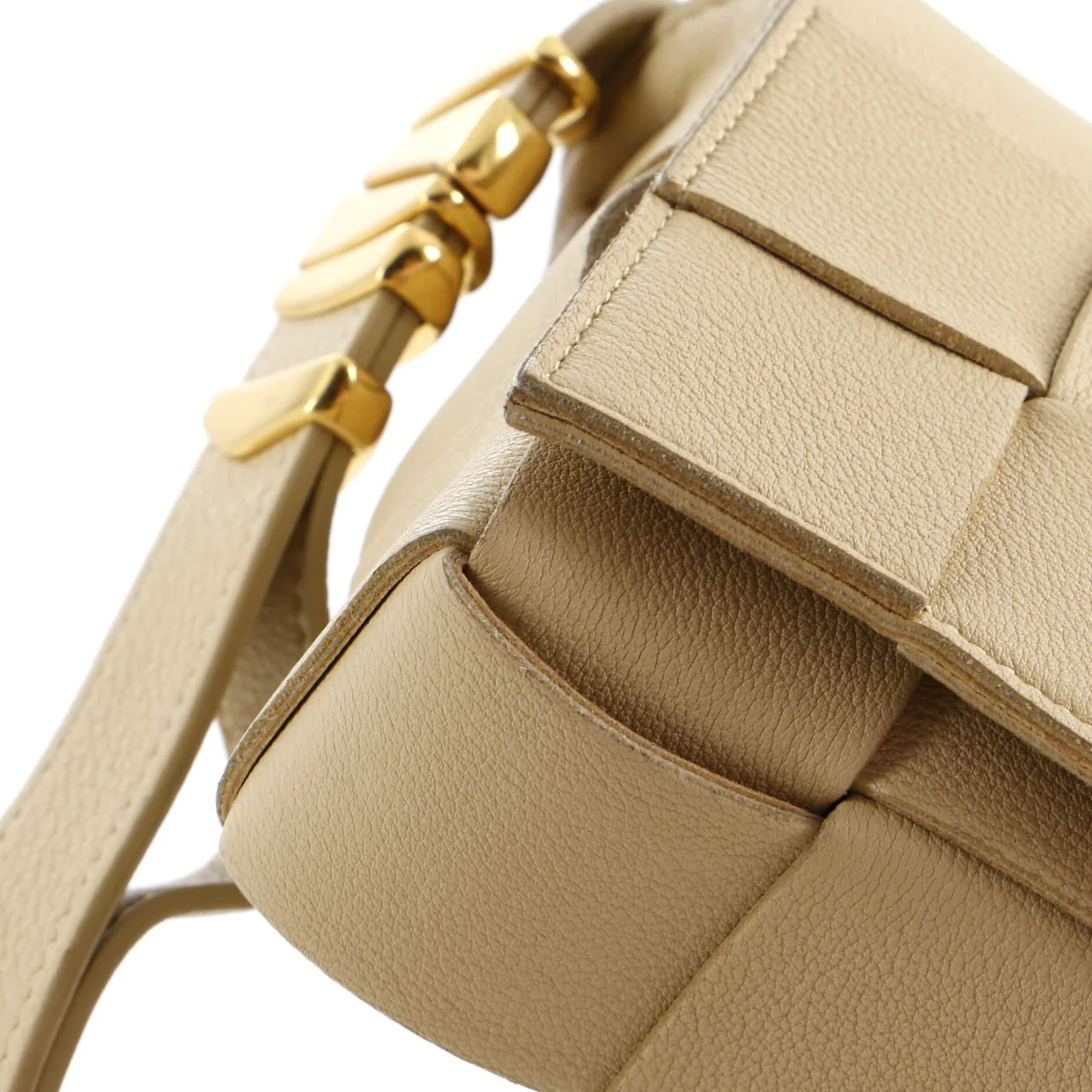 Cassette Crossbody Bag Maxi Intrecciato Grained Leather - Deep Luxury