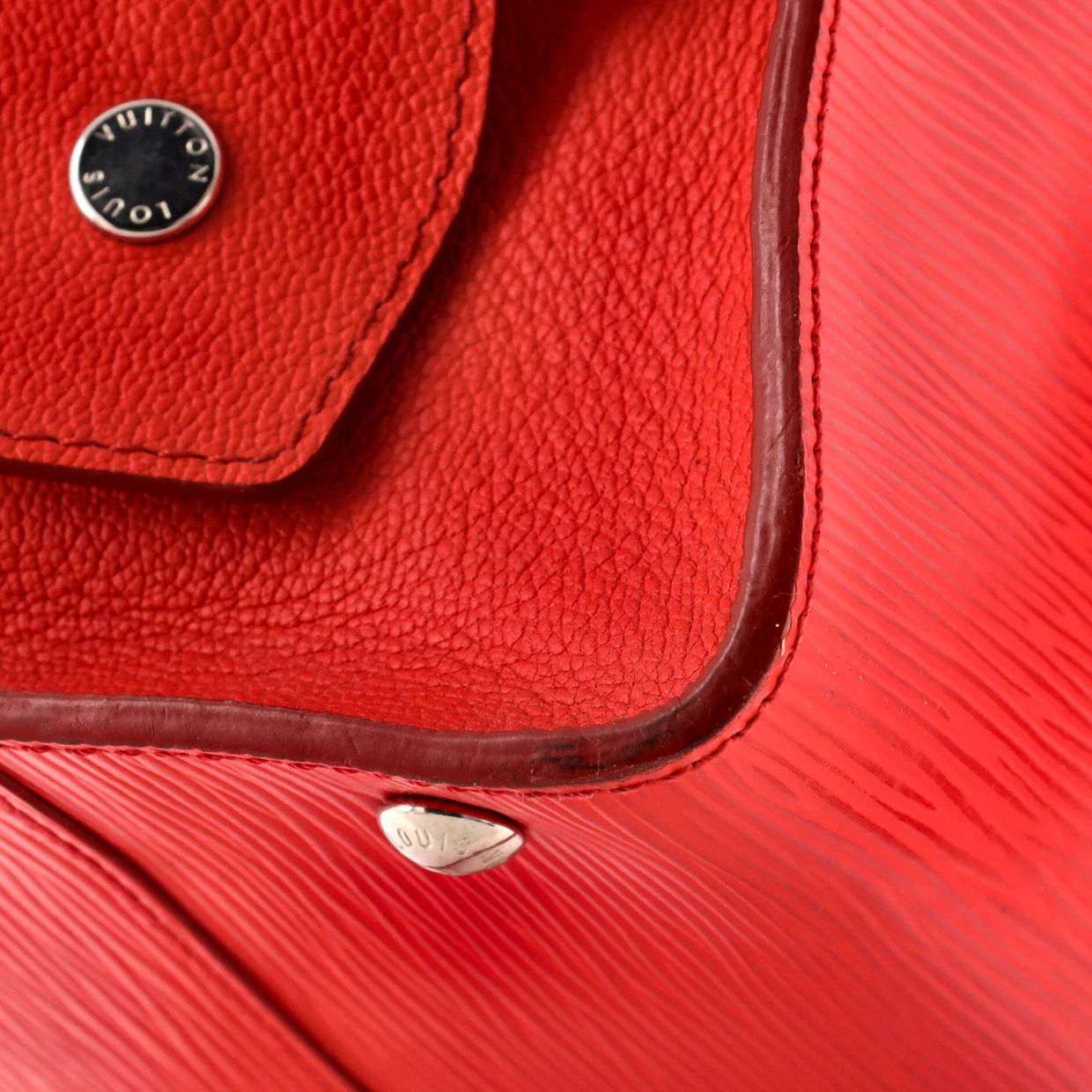 Vaneau Handbag Epi Leather MM - Deep Luxury