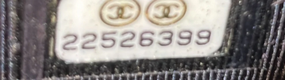 Wallet on Chain Quilted Caviar - Deep Luxury