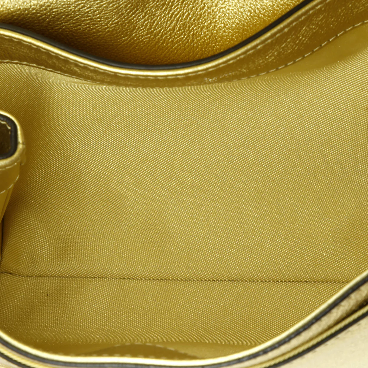 Lockme II Handbag Leather BB - Deep Luxury