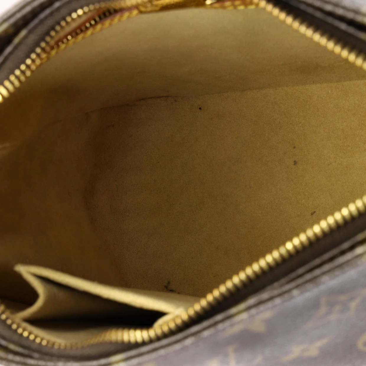 Looping Handbag Monogram Canvas MM - Deep Luxury