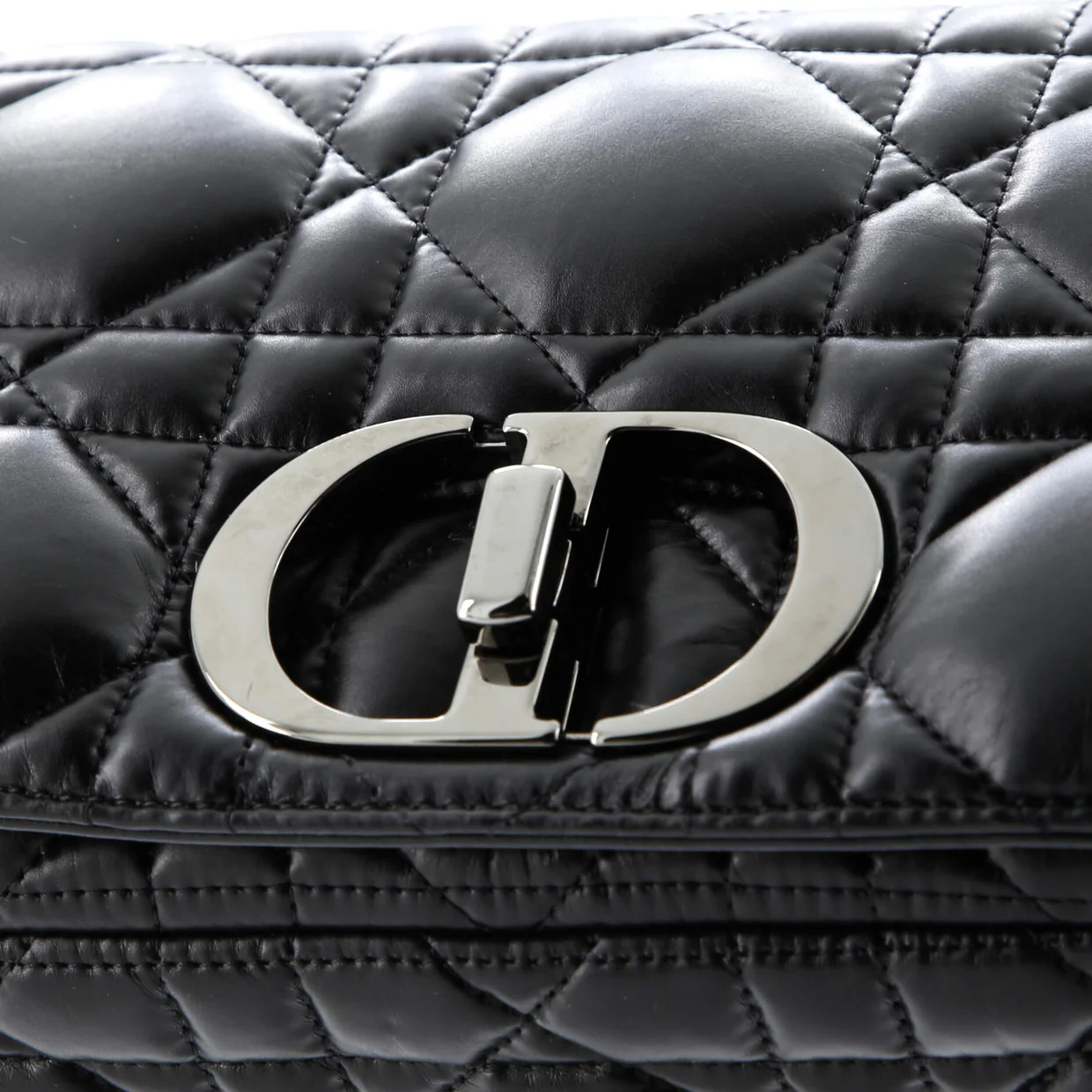 Caro Bag Macrocannage Quilt Calfskin Medium - Deep Luxury
