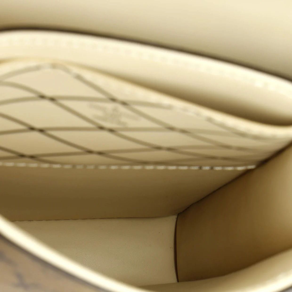 Vertical Trunk Pochette Reverse Monogram Canvas - Deep Luxury