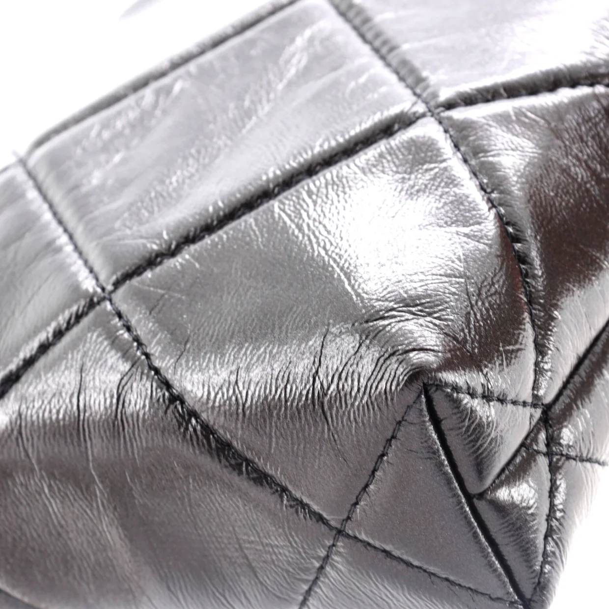 CC Kisslock Frame Clutch with Chain Quilted Lambskin Small - Deep Luxury