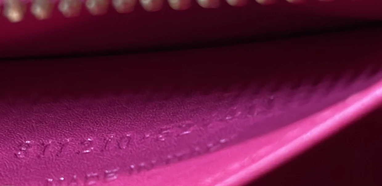 Classic Y Cabas Leather Small - Deep Luxury