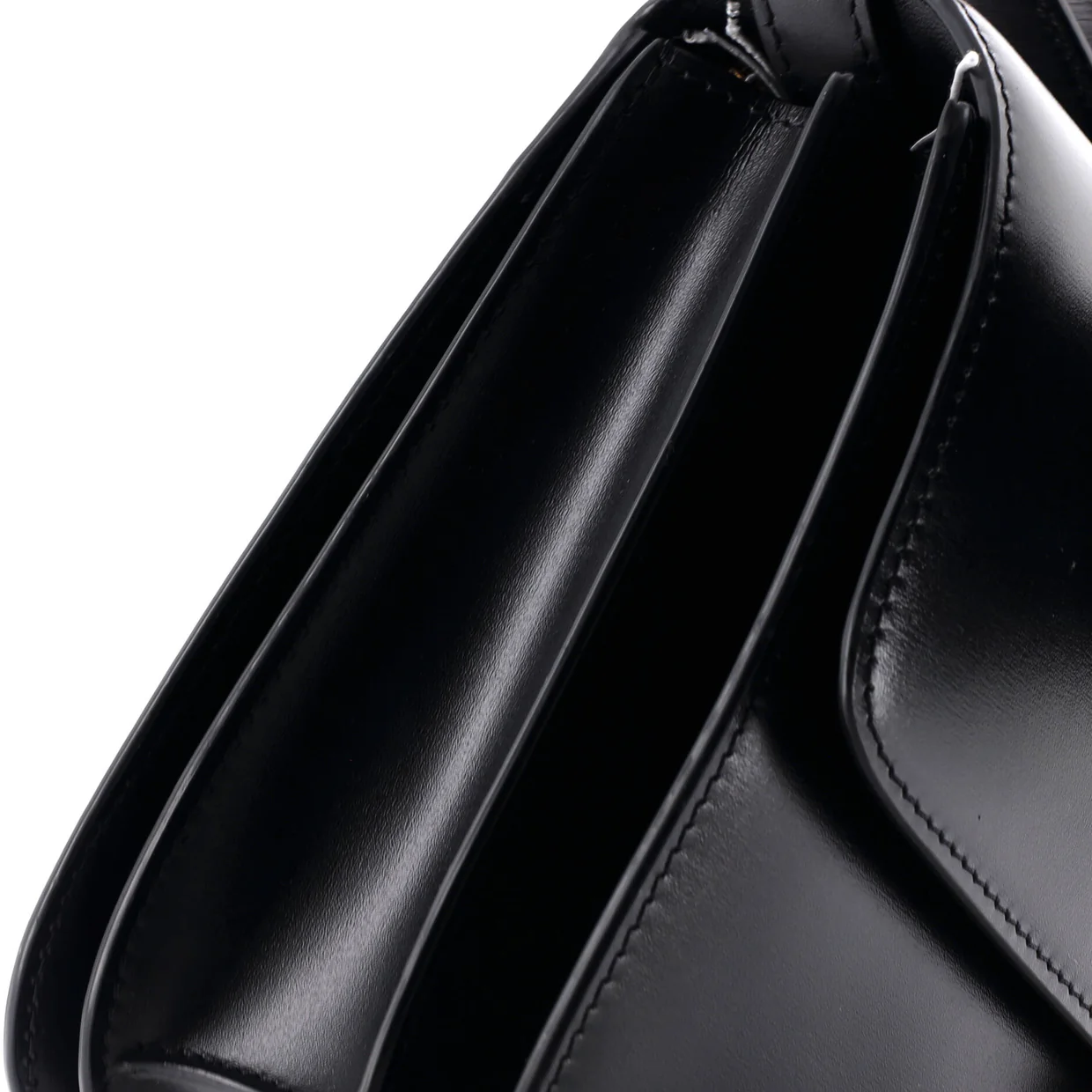 Classic Box Bag Smooth Leather Medium - Deep Luxury