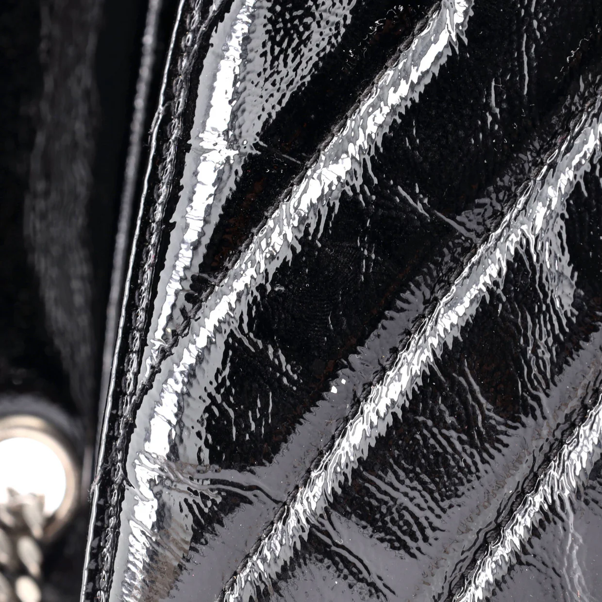 Loulou Shoulder Bag Matelasse Chevron Patent Medium - Deep Luxury