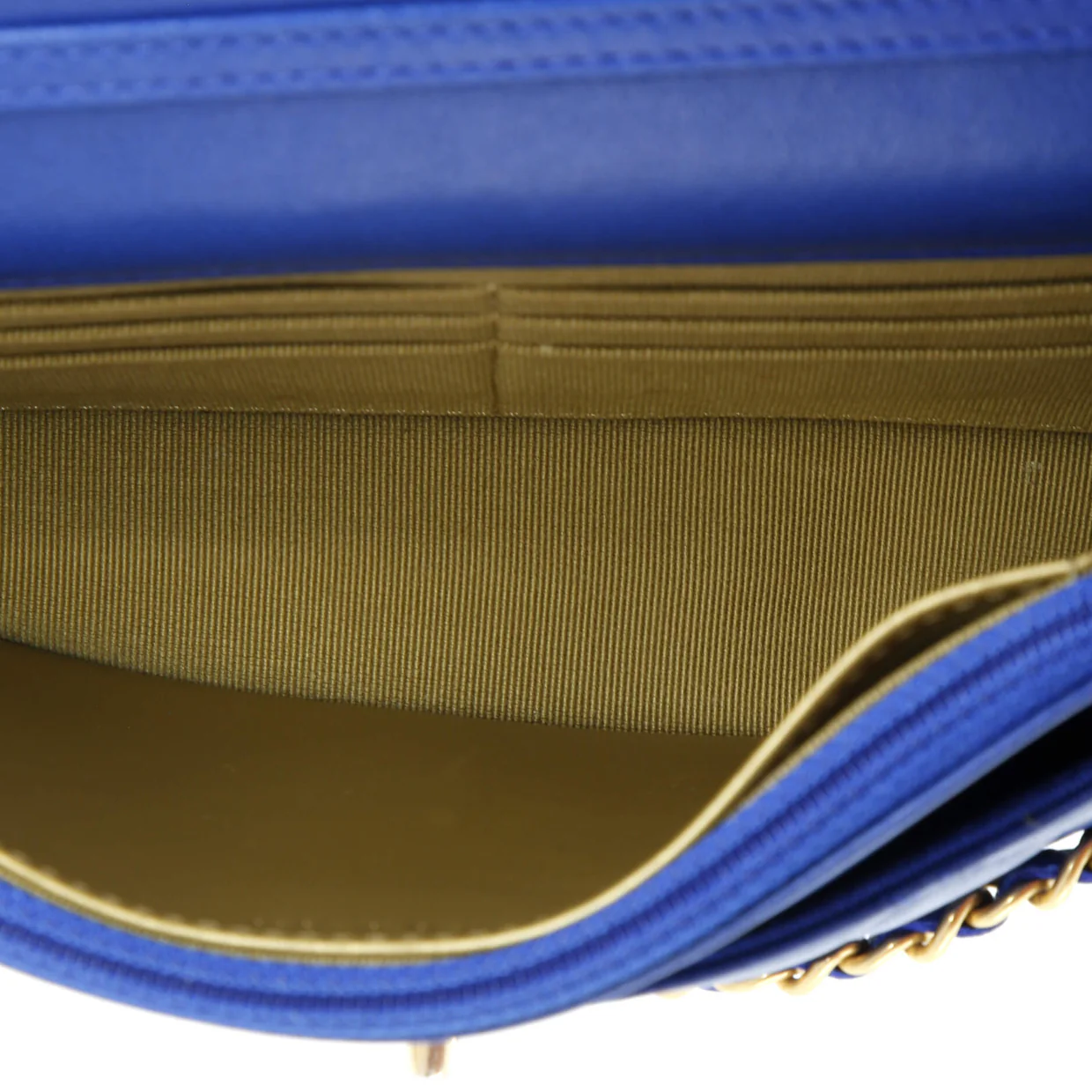 Pearl Crush Wallet on Chain Quilted Lambskin - Deep Luxury