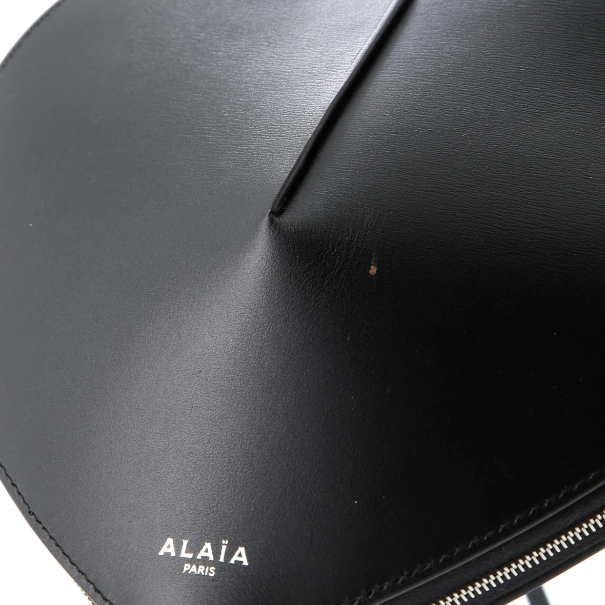Le Coeur Shoulder Bag Leather - Deep Luxury