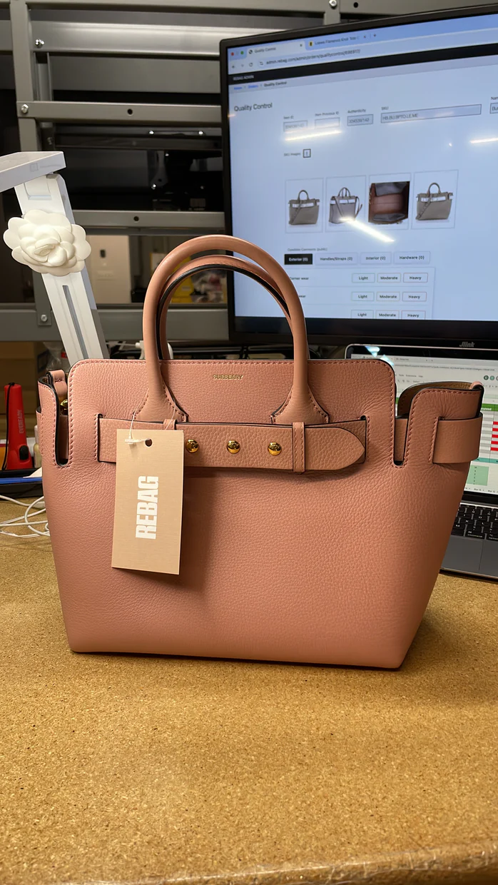 Belt Tote Leather Medium - Deep Luxury