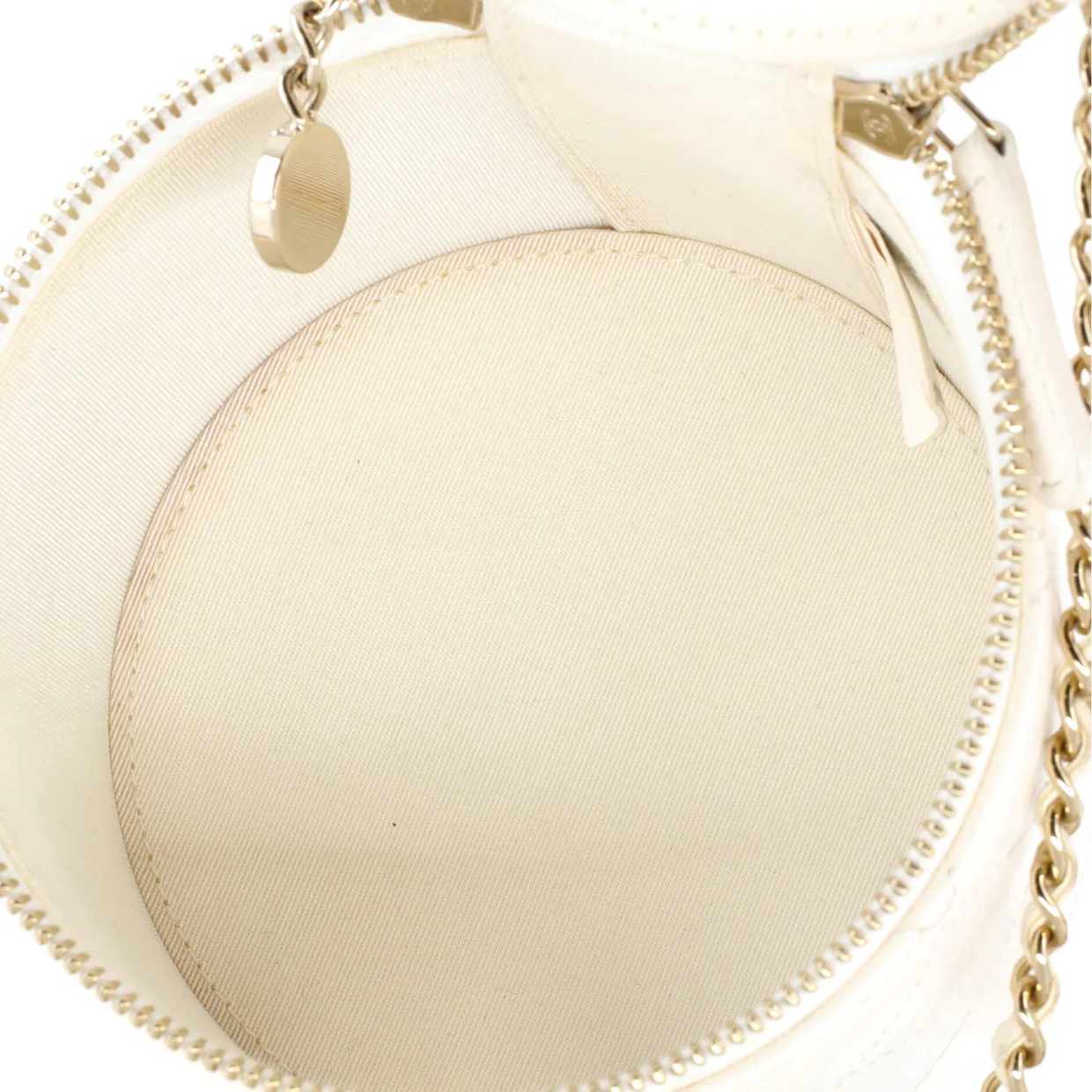 CC Round Vanity Case with Chain Quilted Lambskin Mini - Deep Luxury