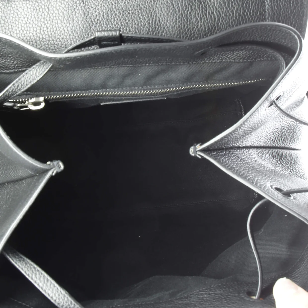 Sac de Jour Backpack Leather Medium - Deep Luxury