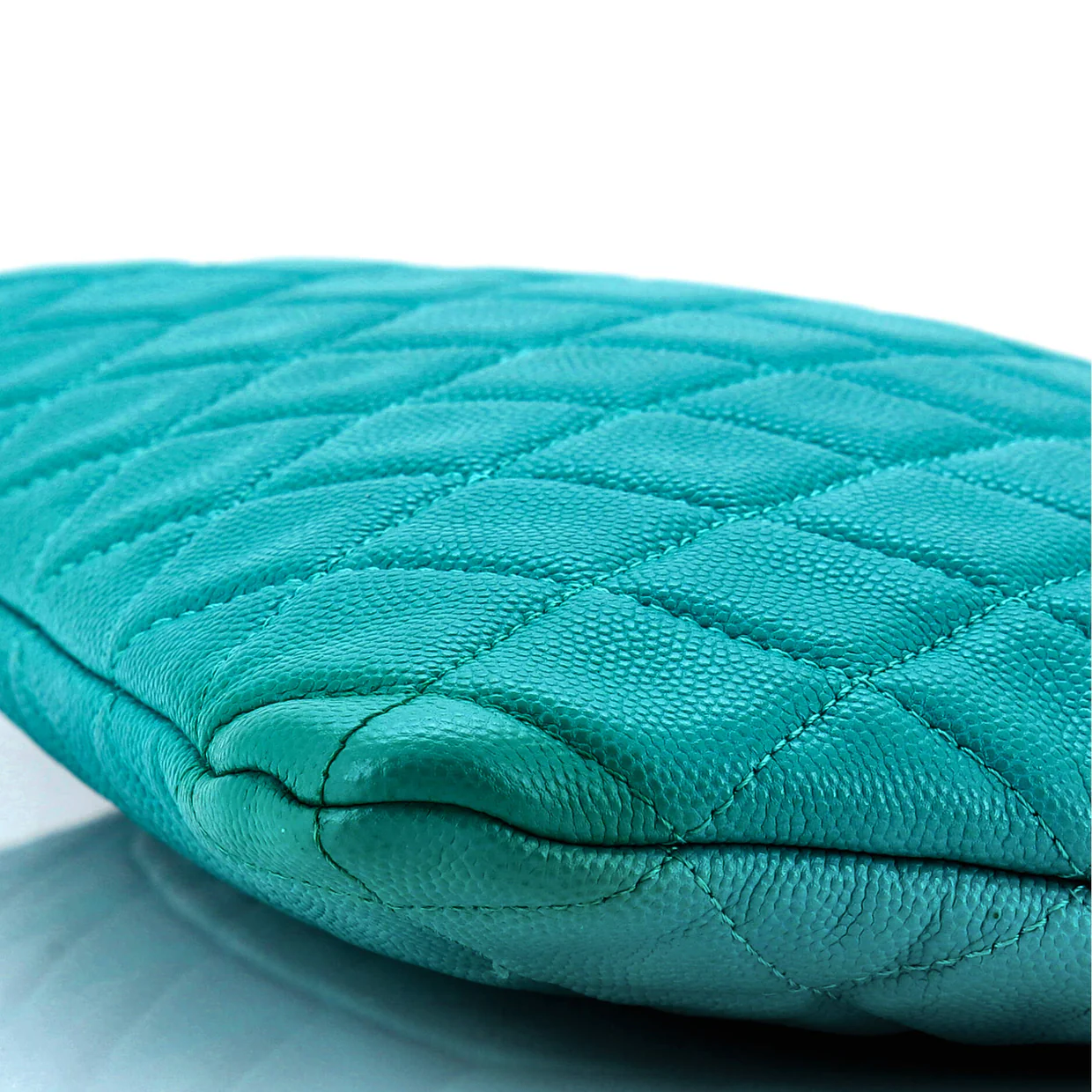 O Case Clutch Quilted Caviar Medium - Deep Luxury