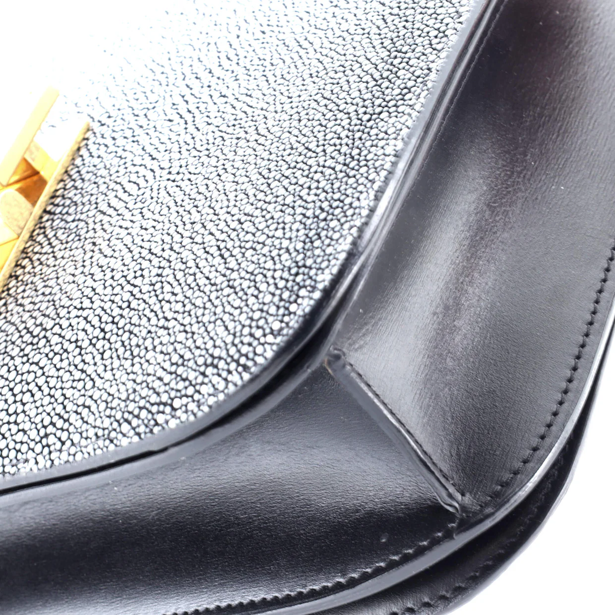 Classic Box Bag Stingray Medium - Deep Luxury
