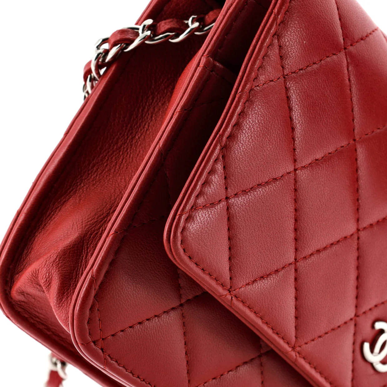 Wallet on Chain Quilted Lambskin - Deep Luxury
