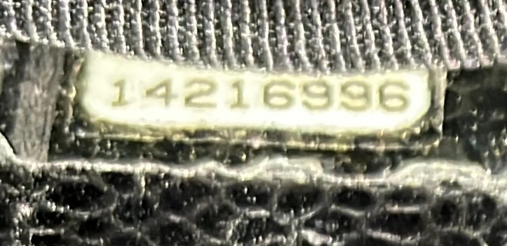 Wallet on Chain Quilted Caviar - Deep Luxury