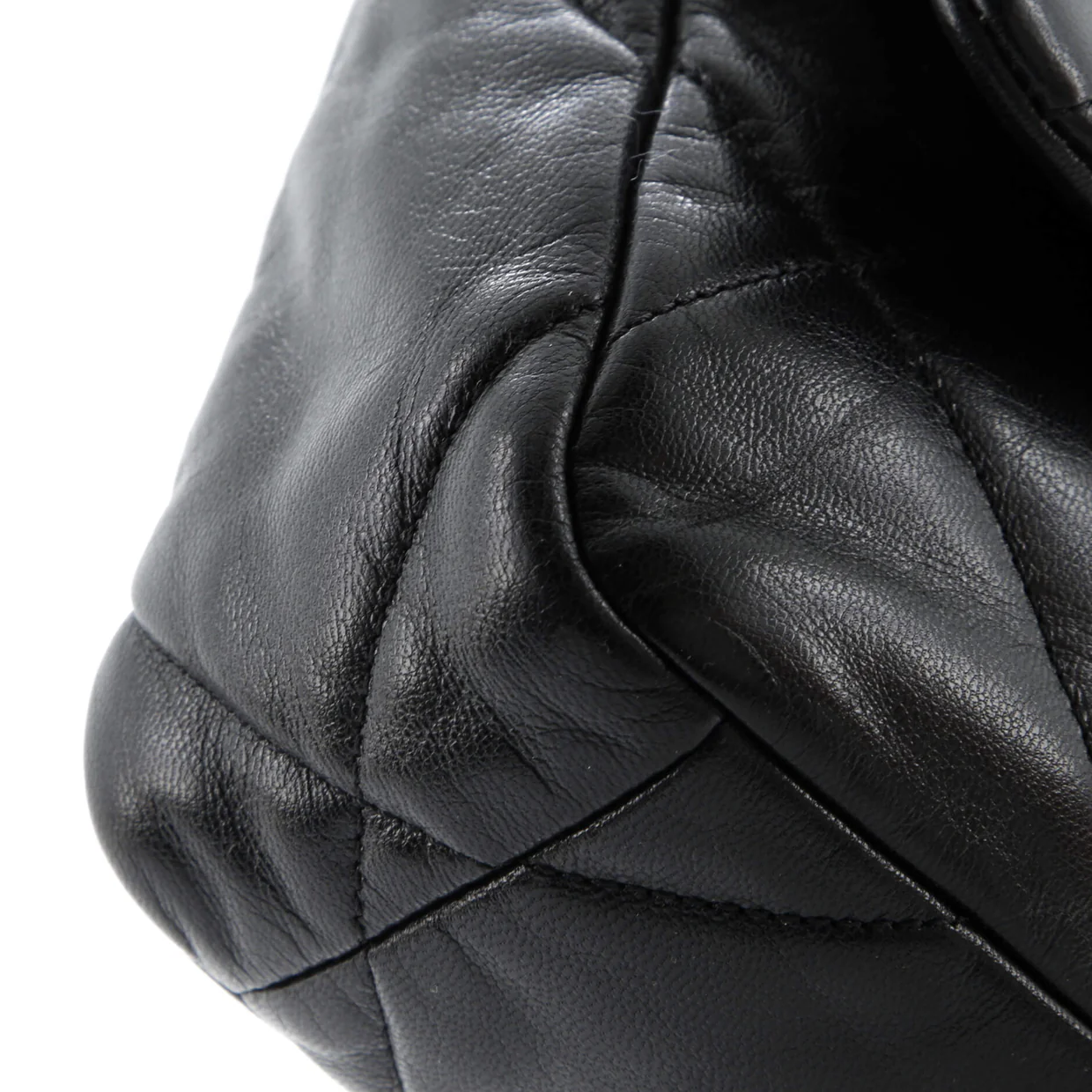 19 Flap Bag Quilted Shiny Crumpled Calfskin Medium - Deep Luxury