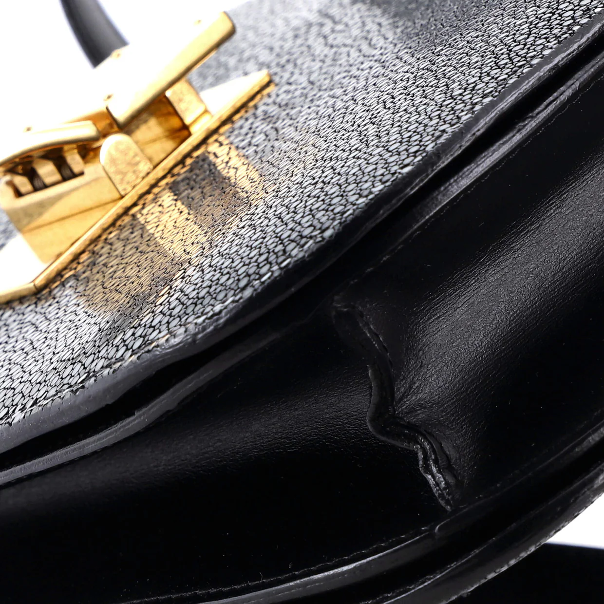 Classic Box Bag Stingray Medium - Deep Luxury