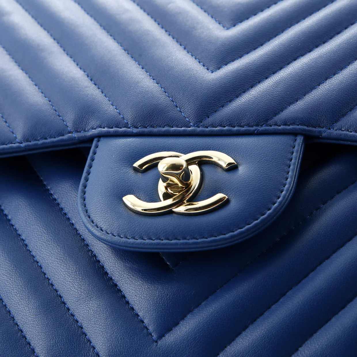 Classic Double Flap Bag Chevron Lambskin Jumbo - Deep Luxury