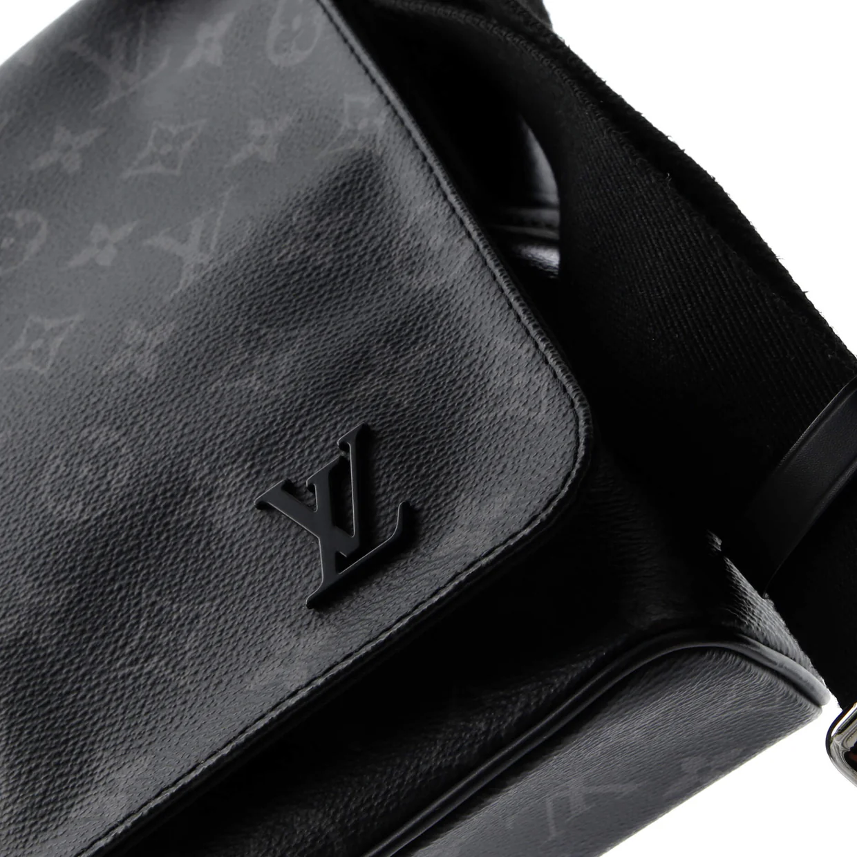 District Messenger Bag Monogram Eclipse Canvas PM - Deep Luxury