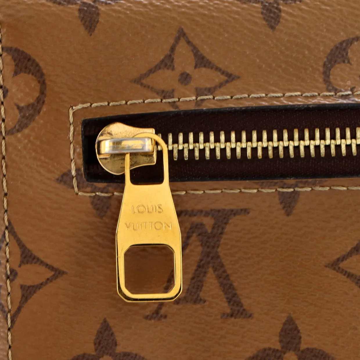 Pochette Metis Reverse Monogram Canvas - Deep Luxury