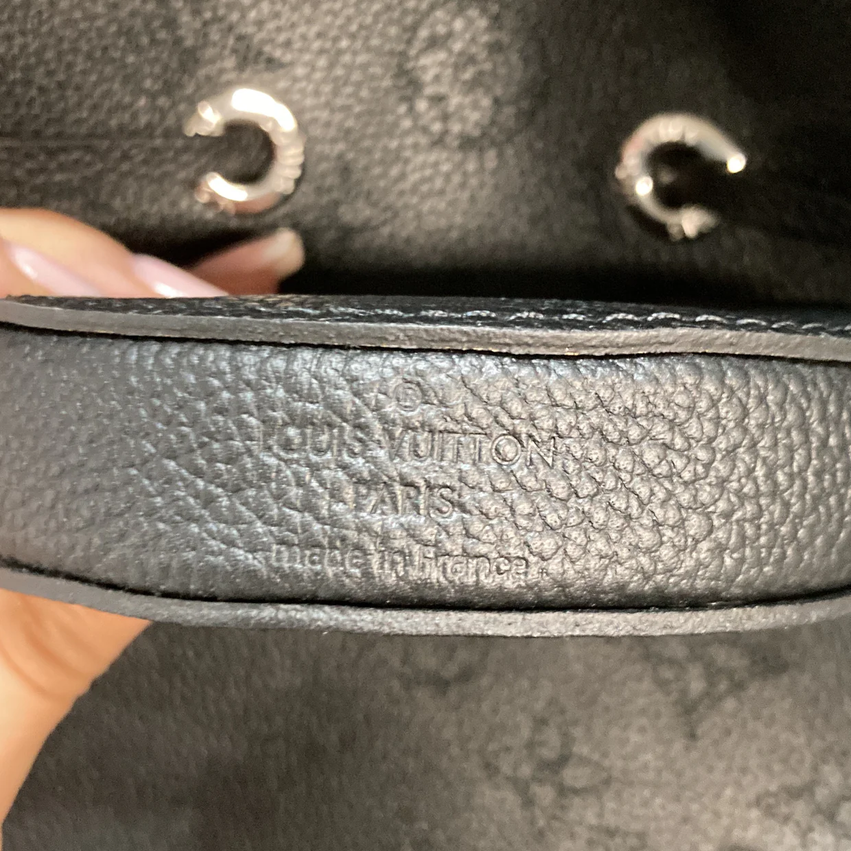 Bella Bucket Bag Mahina Leather - Deep Luxury