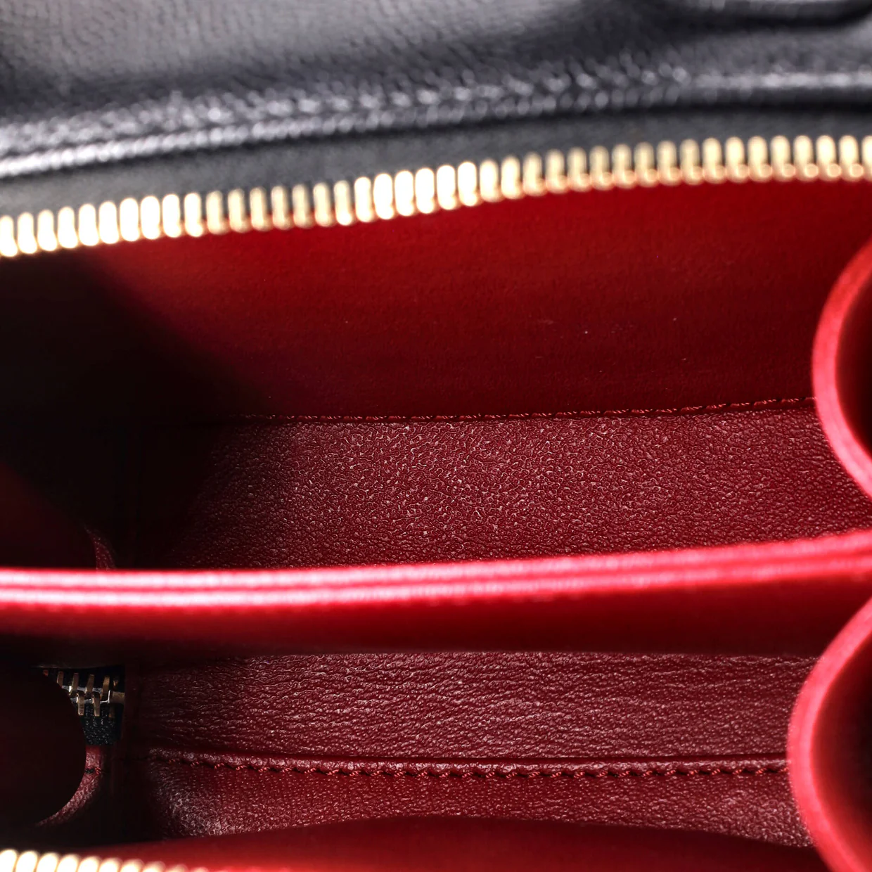 Charm O Case Pouch Chevron Lambskin Medium - Deep Luxury