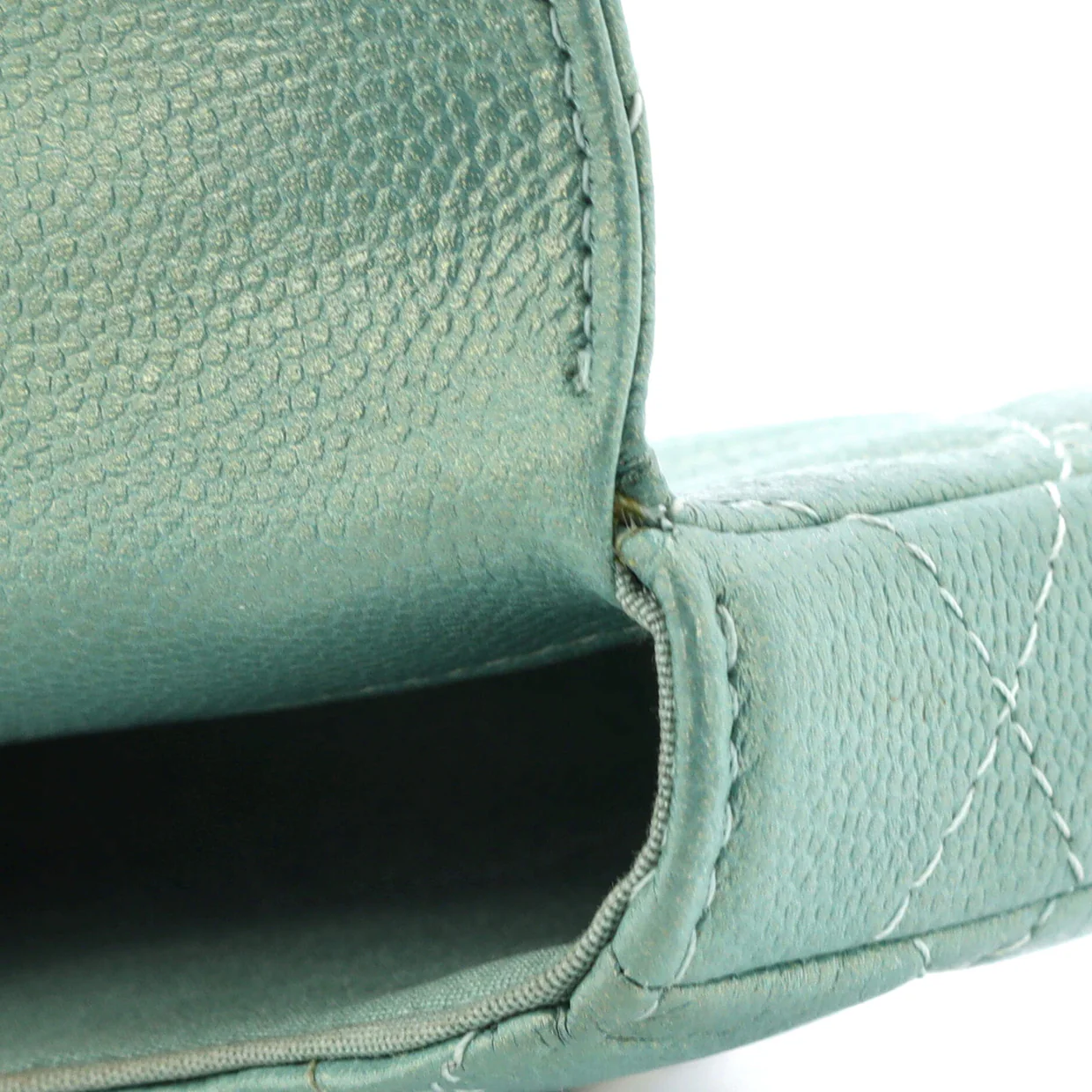 CC Pearl Coin Card Holder with Chain Quilted Iridescent Caviar - Deep Luxury