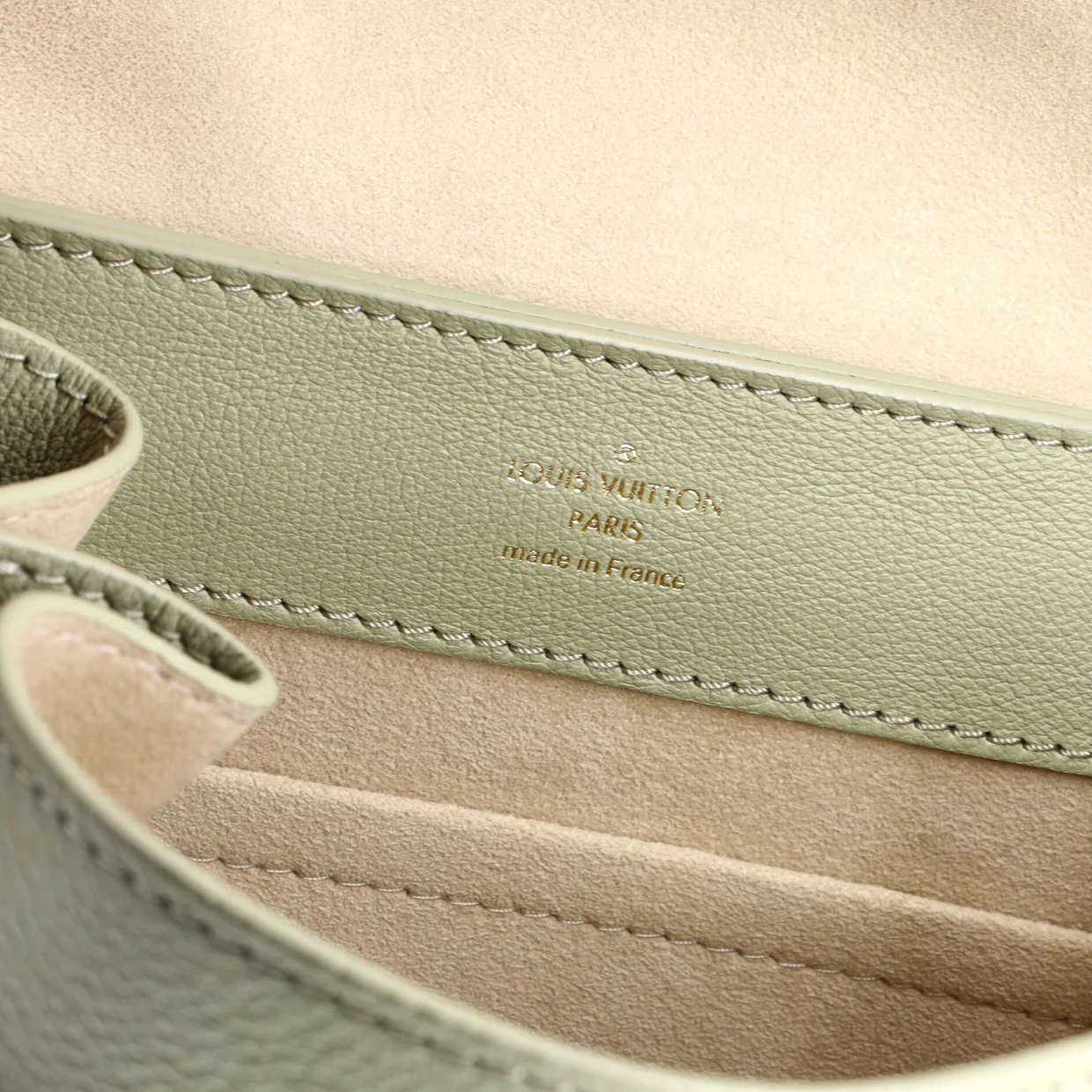 Lockme Ever Handbag Leather Mini - Deep Luxury