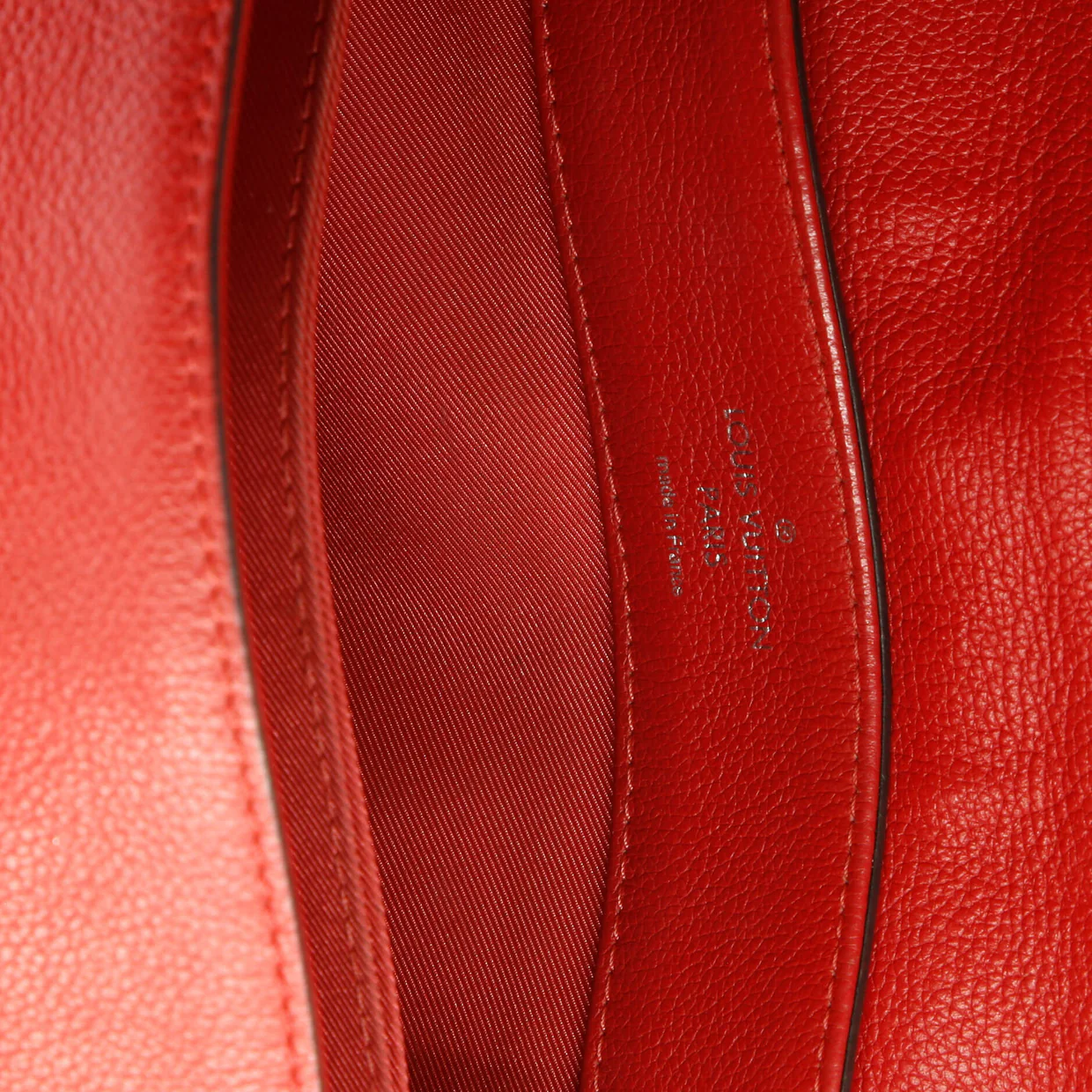Lockme II Handbag Leather - Deep Luxury