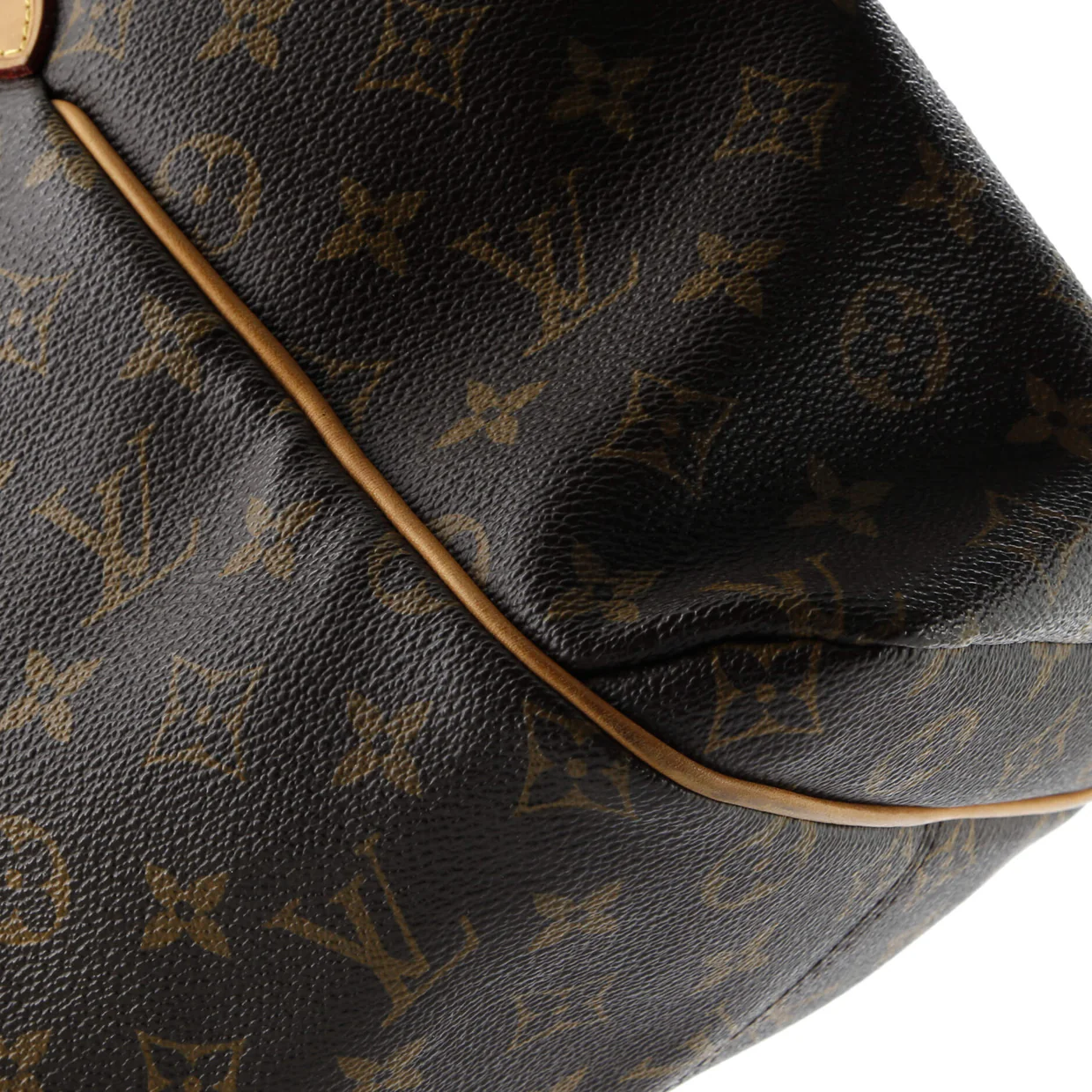 Totally Handbag Monogram Canvas MM - Deep Luxury