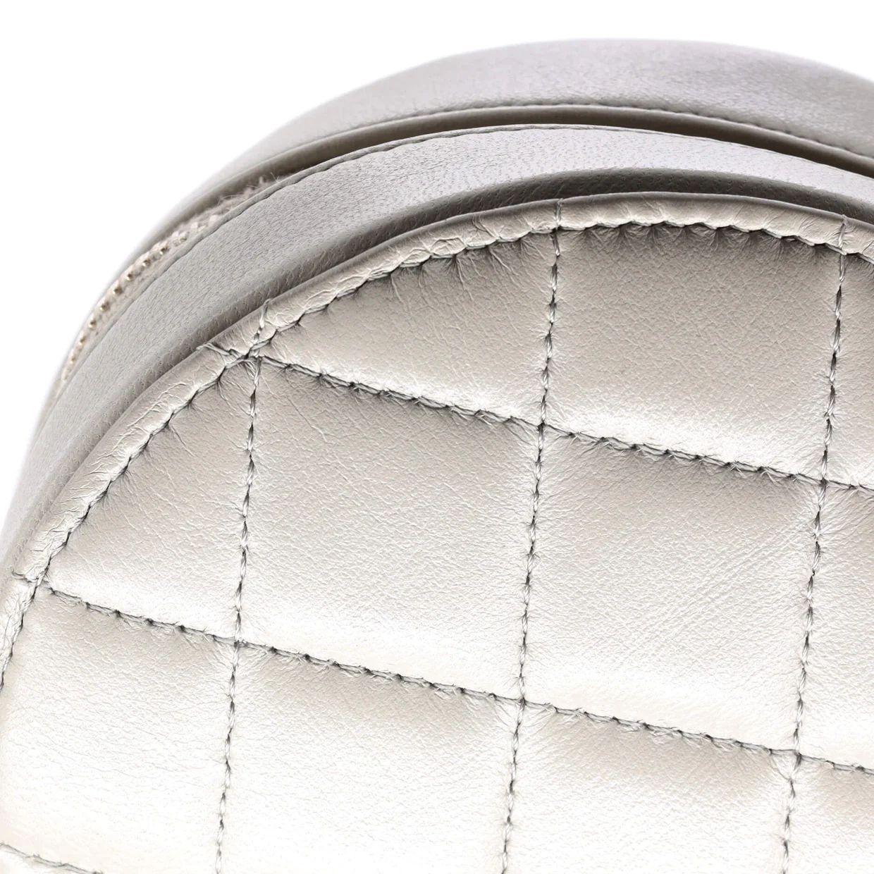 Pearl Crush Round Clutch with Chain Quilted Lambskin - Deep Luxury