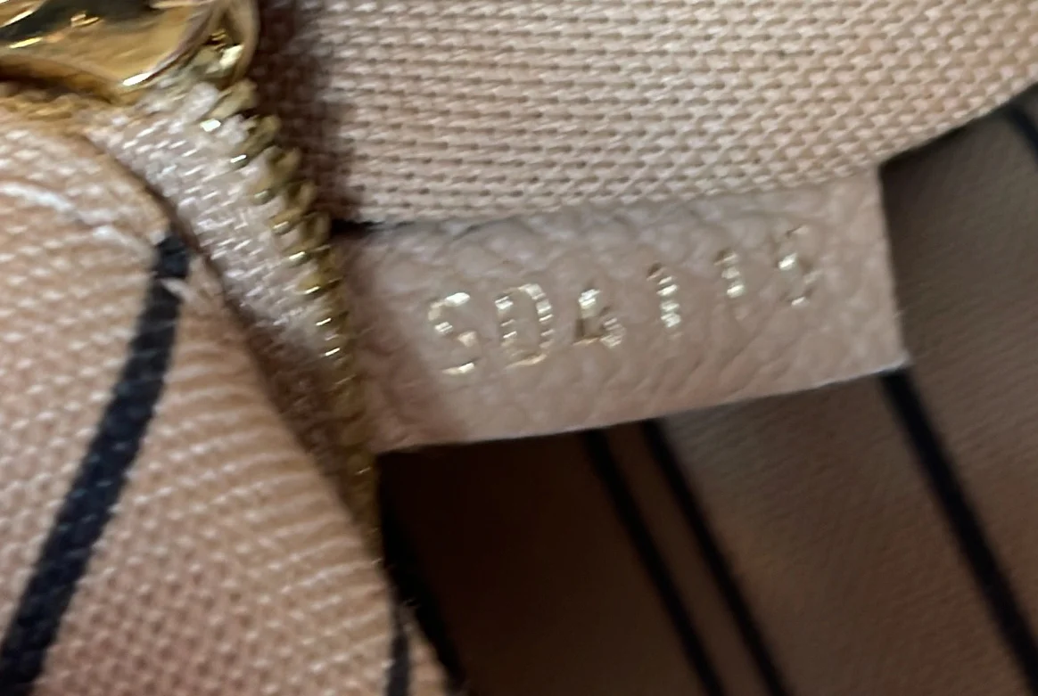 Bagatelle Hobo Monogram Empreinte Leather - Deep Luxury