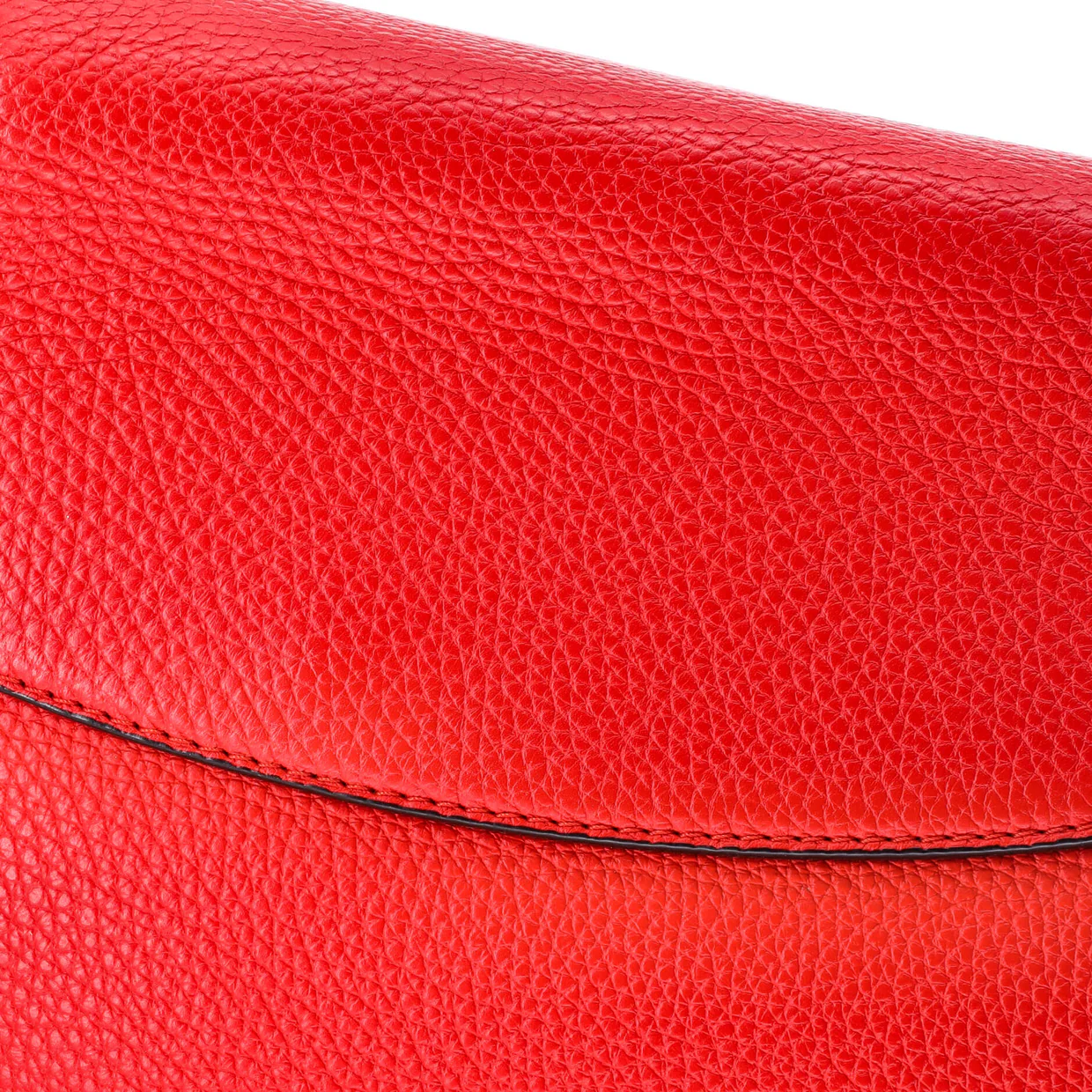 Capucines Bag Leather MM - Deep Luxury