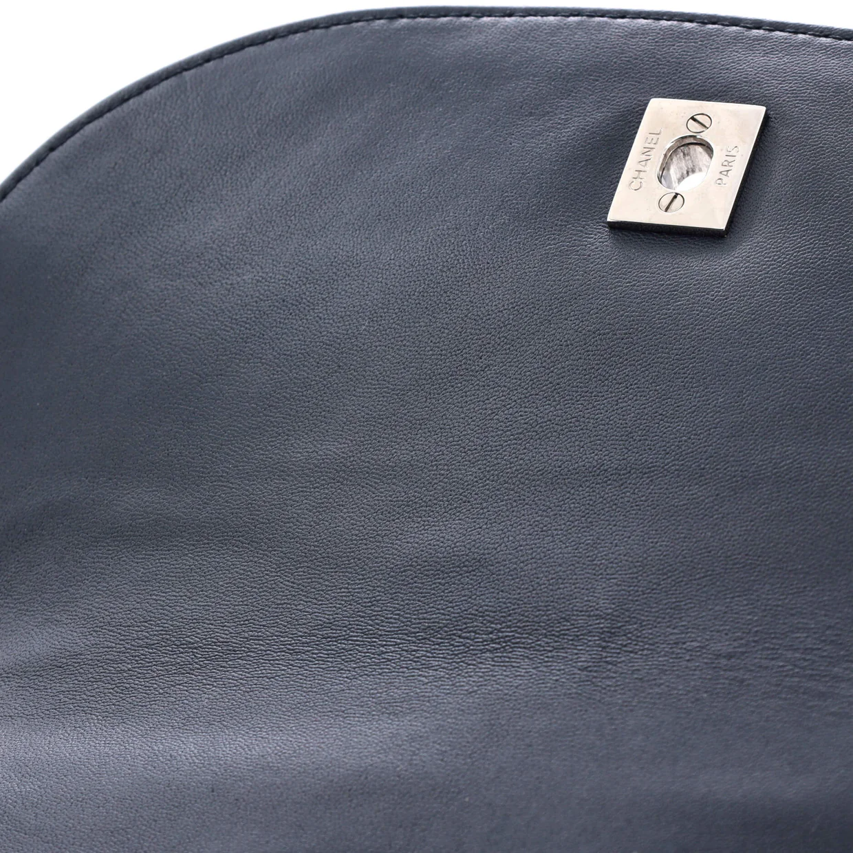 Round CC Chain Flap Bag Chevron Lambskin Medium - Deep Luxury