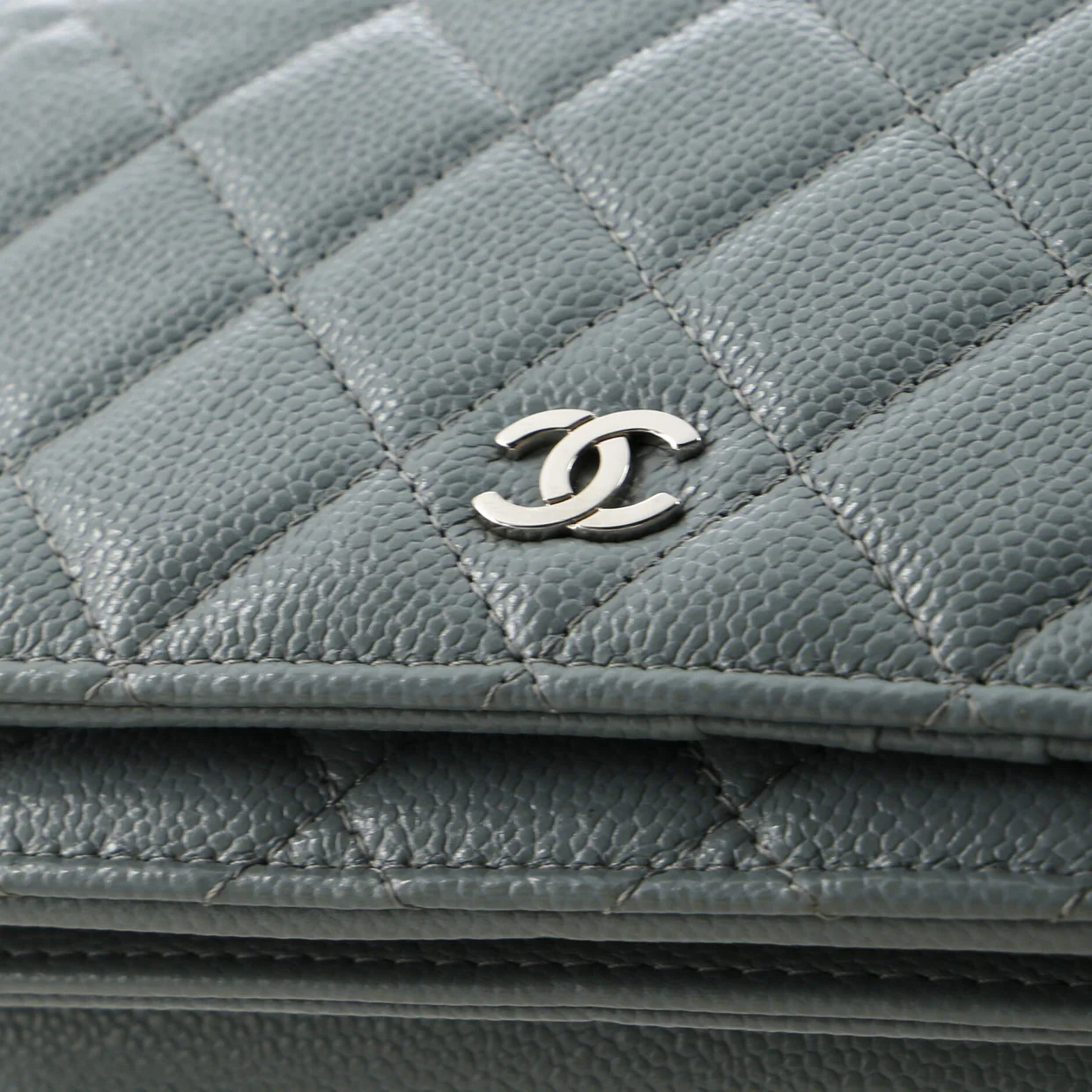 Wallet on Chain Quilted Caviar Mini - Deep Luxury