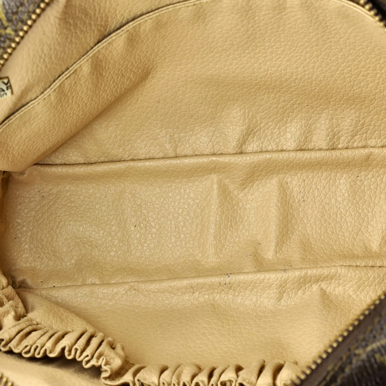 Trousse Toiletry Pouch Monogram Canvas 23 - Deep Luxury