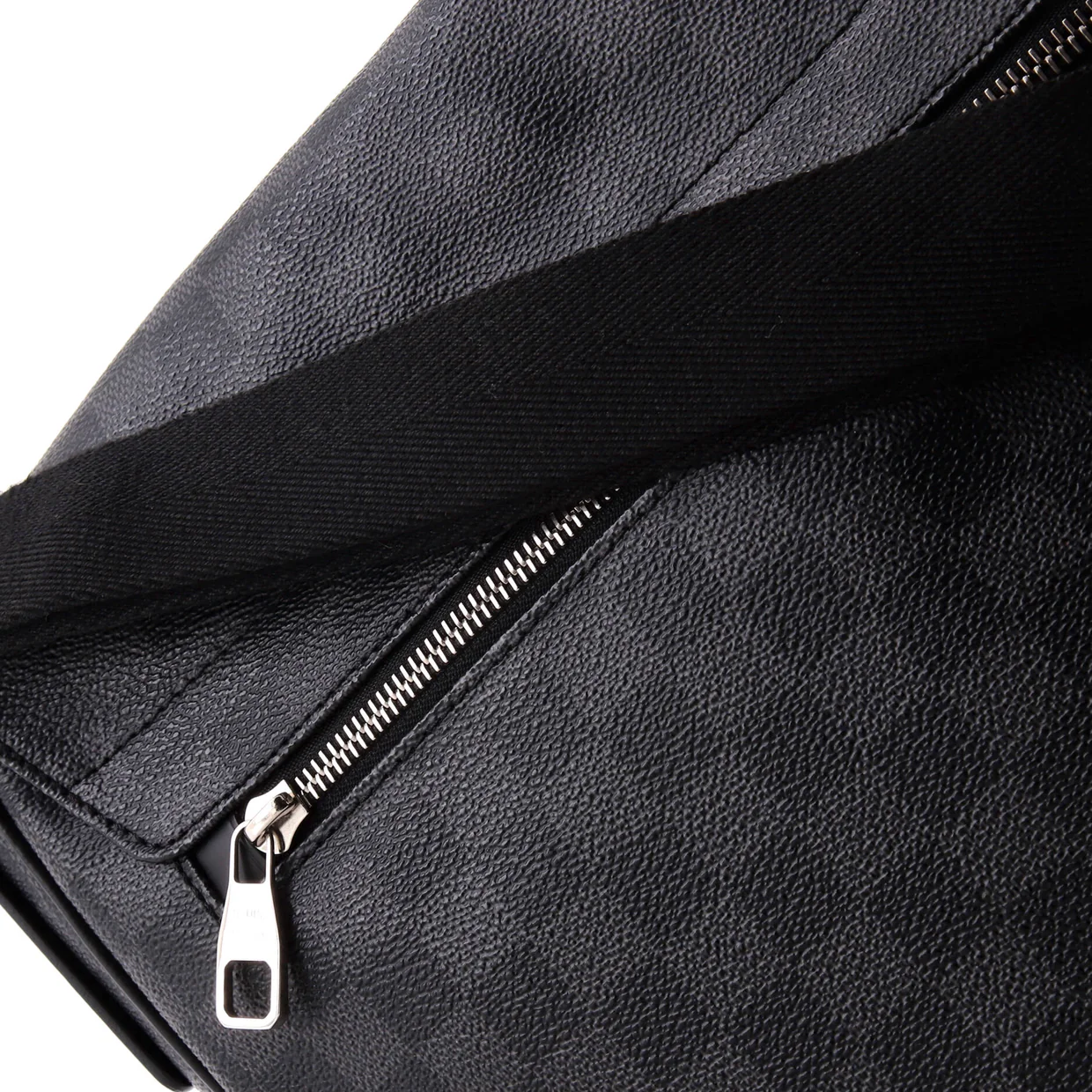 District Messenger Bag Damier Graphite MM - Deep Luxury