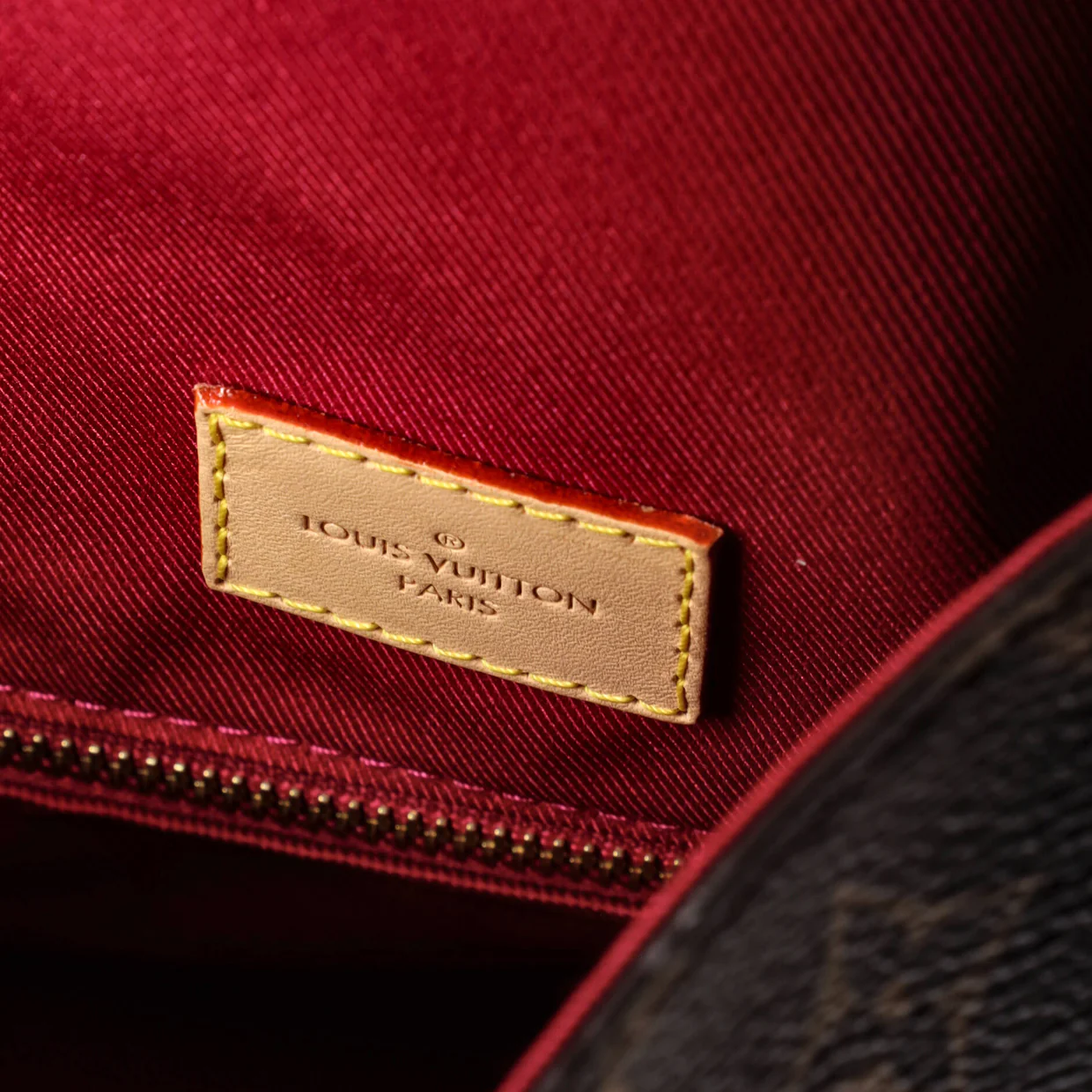 Graceful Handbag Monogram Canvas MM - Deep Luxury