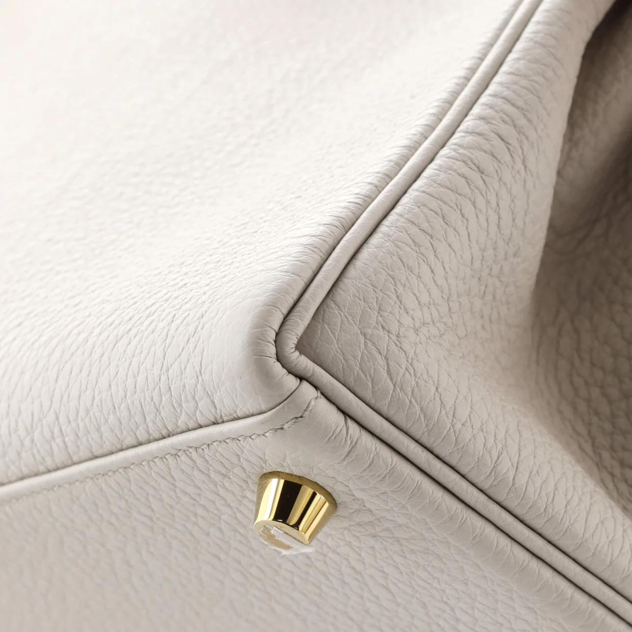 Kelly Handbag Light Togo with Gold Hardware 25 - Deep Luxury