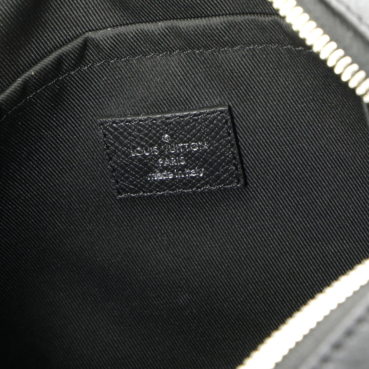 Outdoor Messenger Bag Monogram Taigarama - Deep Luxury