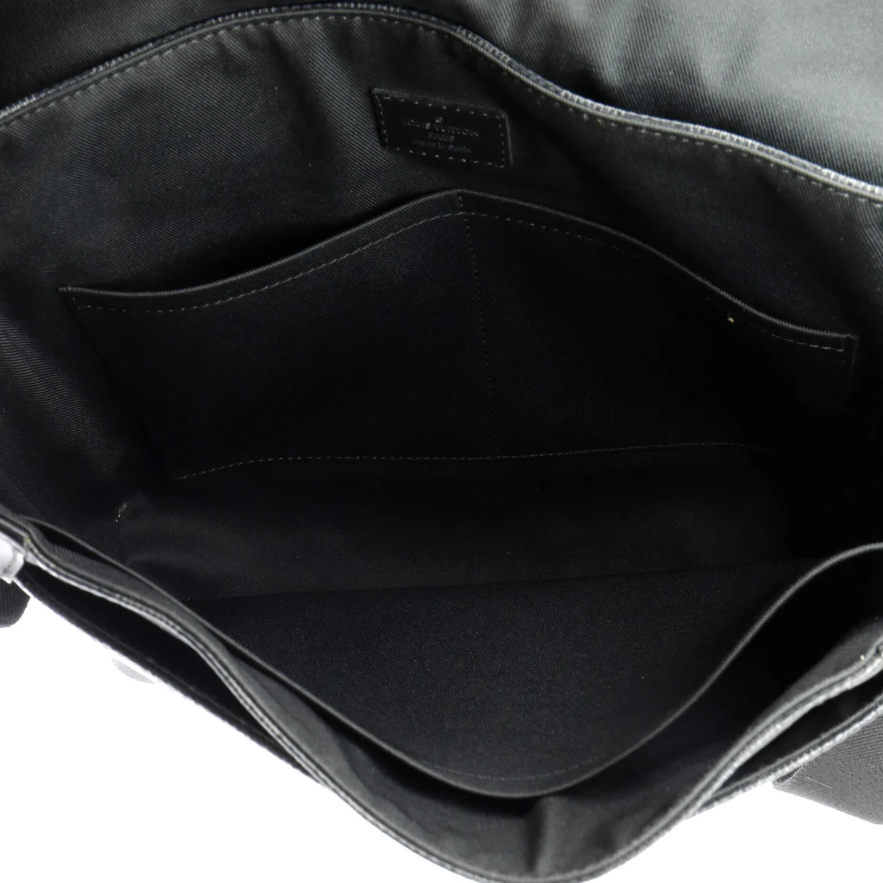 District NM Messenger Bag Damier Graphite MM - Deep Luxury