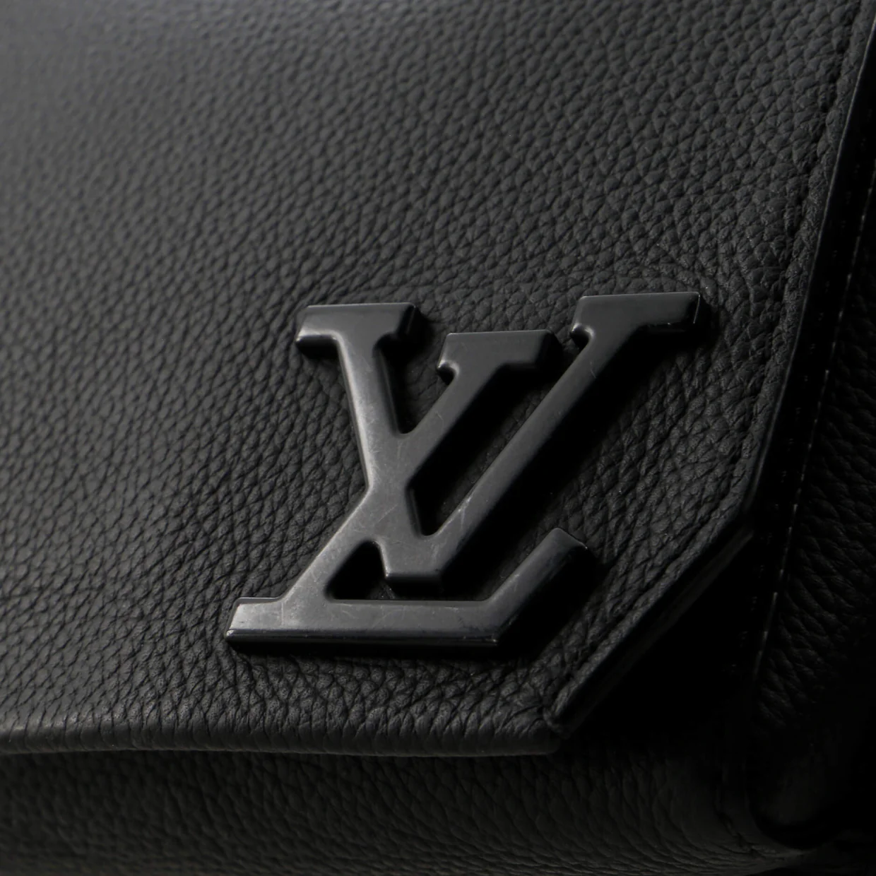 Aerogram Takeoff Sling Bag Leather - Deep Luxury