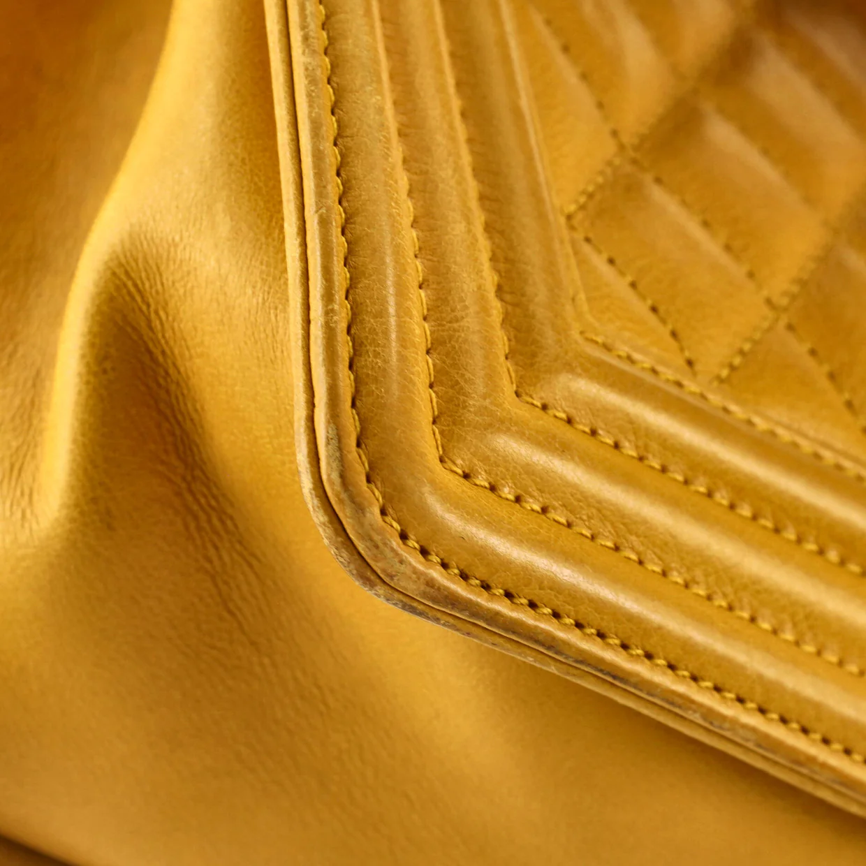 Boy Flap Bag Quilted Calfskin Old Medium - Deep Luxury