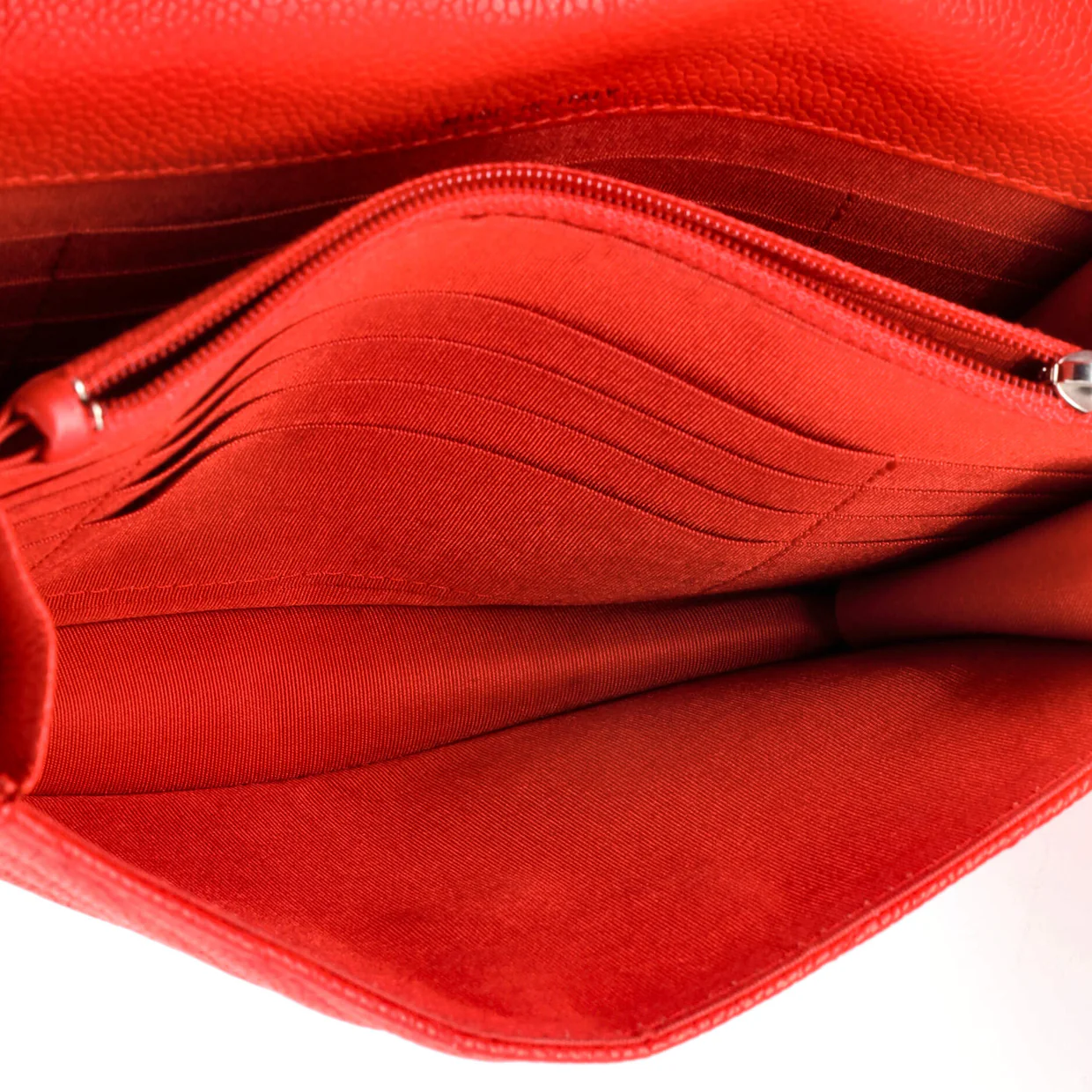 Square Wallet on Chain Chevron Caviar - Deep Luxury